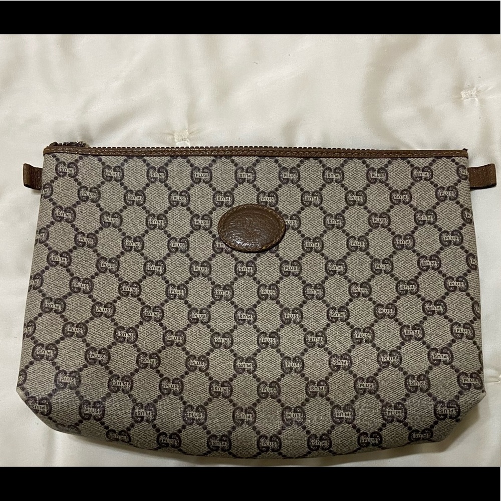 Vintage Gucci clutch